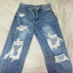 Ripped Baggy Jeans